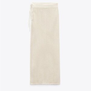 New, never worn Zara crochet midi skirt. Small.